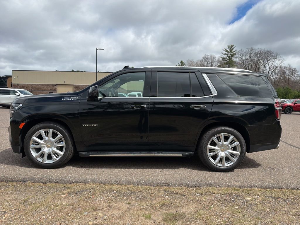 Used 2024 Chevrolet Tahoe High Country AWD/4WD image 3
