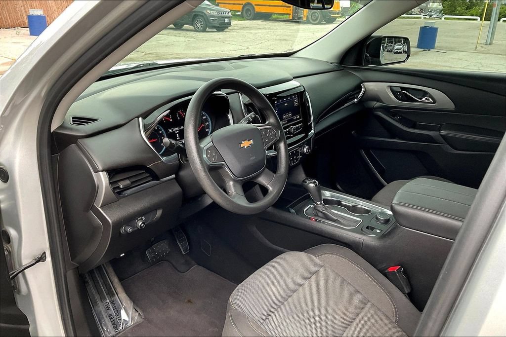 Used 2020 Chevrolet Traverse LS FWD image 8