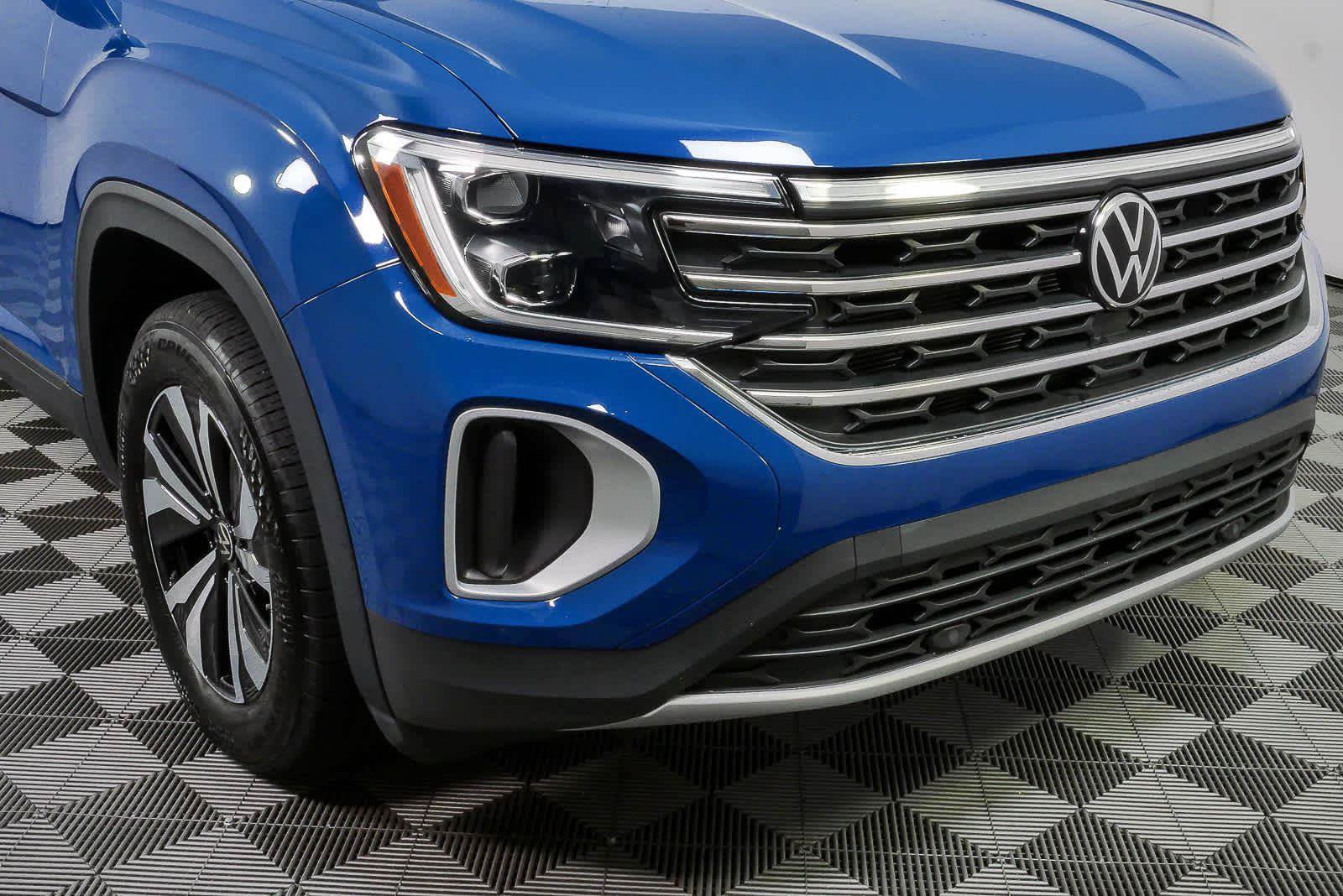 Certified 2025 Volkswagen Atlas SE FWD image 36