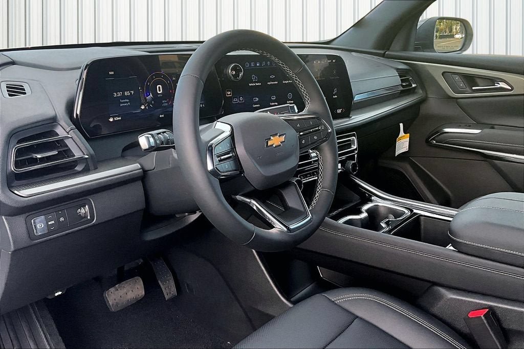 New 2026 Chevrolet Traverse LT w/ Driver Confidence Package FWD image 3