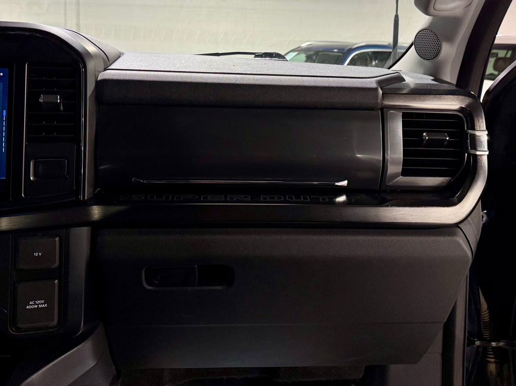 Used 2023 Ford F250 Lariat w/ Chrome Package image 24