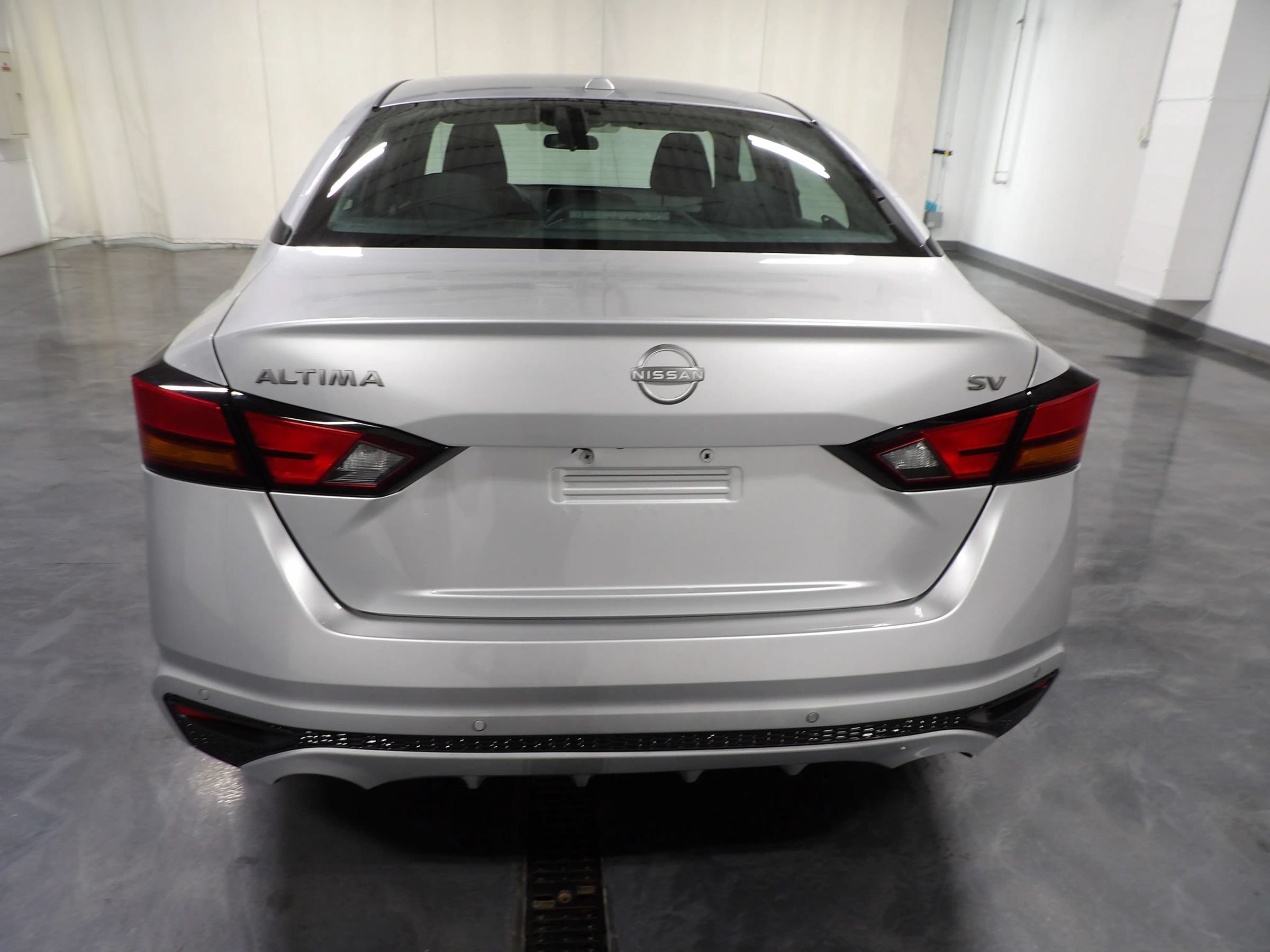 Used 2024 Nissan Altima 2.5 SV FWD image 7