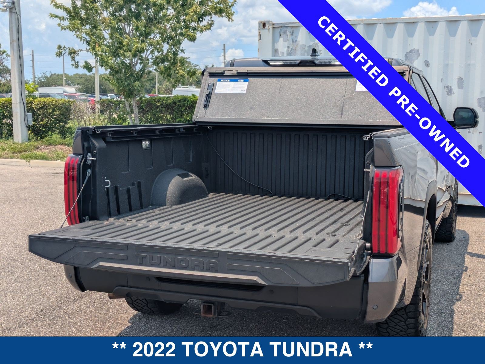 Used 2022 Toyota Tundra SR5 w/ SR5 Premium Package AWD/4WD image 18