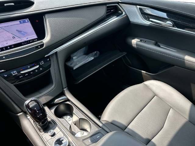 Used 2025 Cadillac XT5 Premium Luxury AWD/4WD image 36