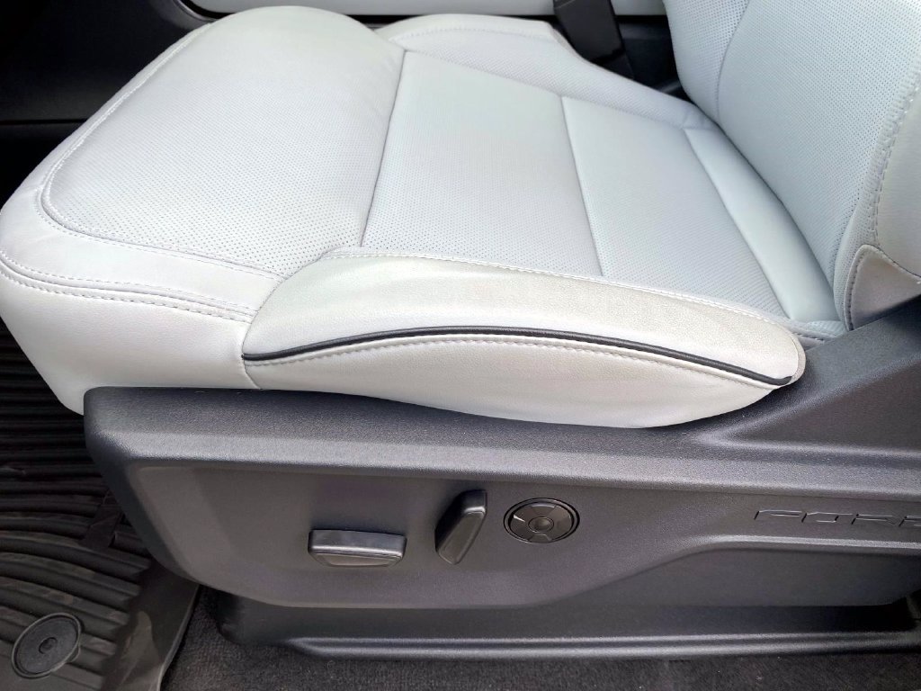 Used 2026 Ford Expedition Max Platinum w/ Platinum Ultimate Package AWD/4WD image 22