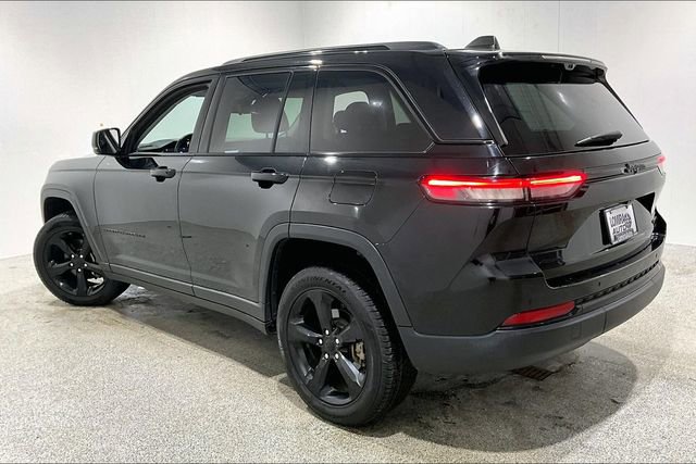 Used 2023 Jeep Grand Cherokee Limited w/ Luxury Tech Group II image 4