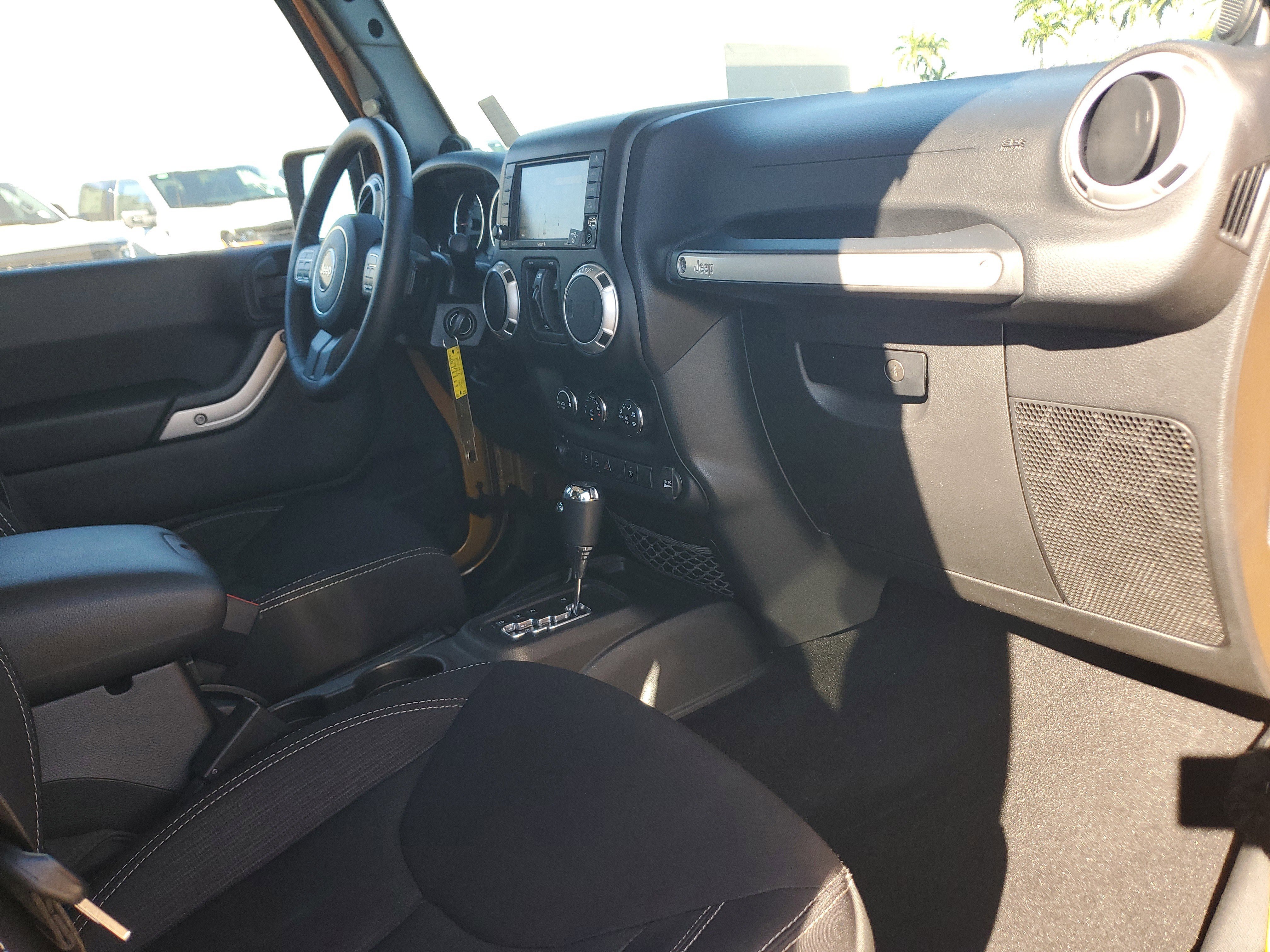 Used 2014 Jeep Wrangler Unlimited Sahara w/ Connectivity Group image 18