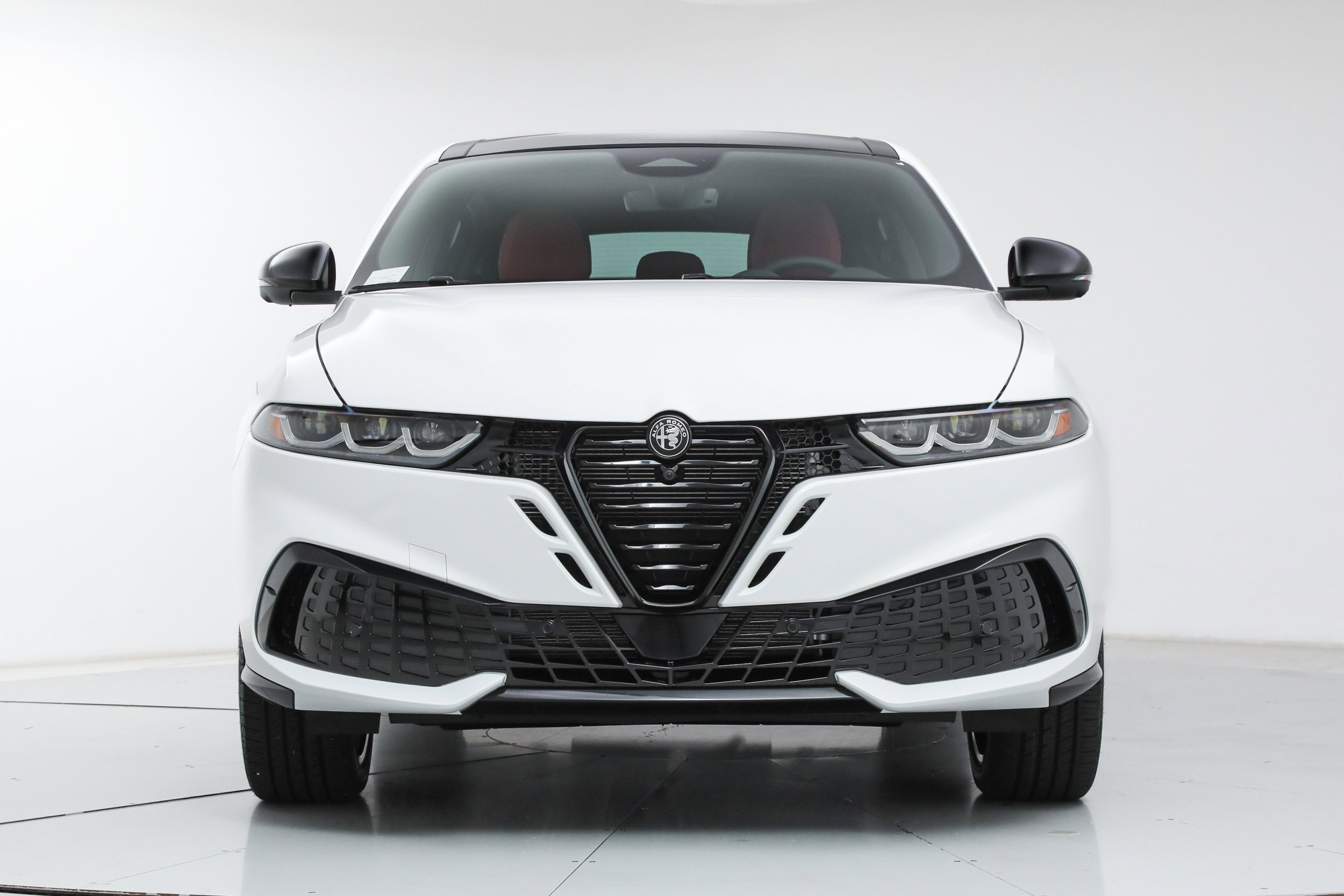 New 2026 Alfa Romeo Tonale Sprint w/ Red Premium Package image 8