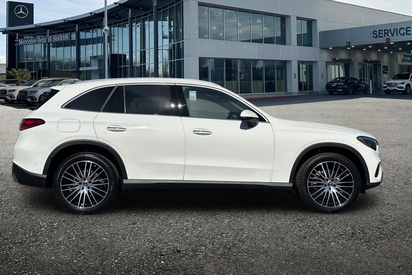 New 2026 Mercedes-Benz GLC 300 4MATIC image 3
