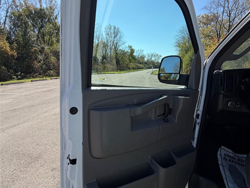 Used 2017 Chevrolet Express 3500 LT w/ LT Preferred Equipment Group RWD image 23