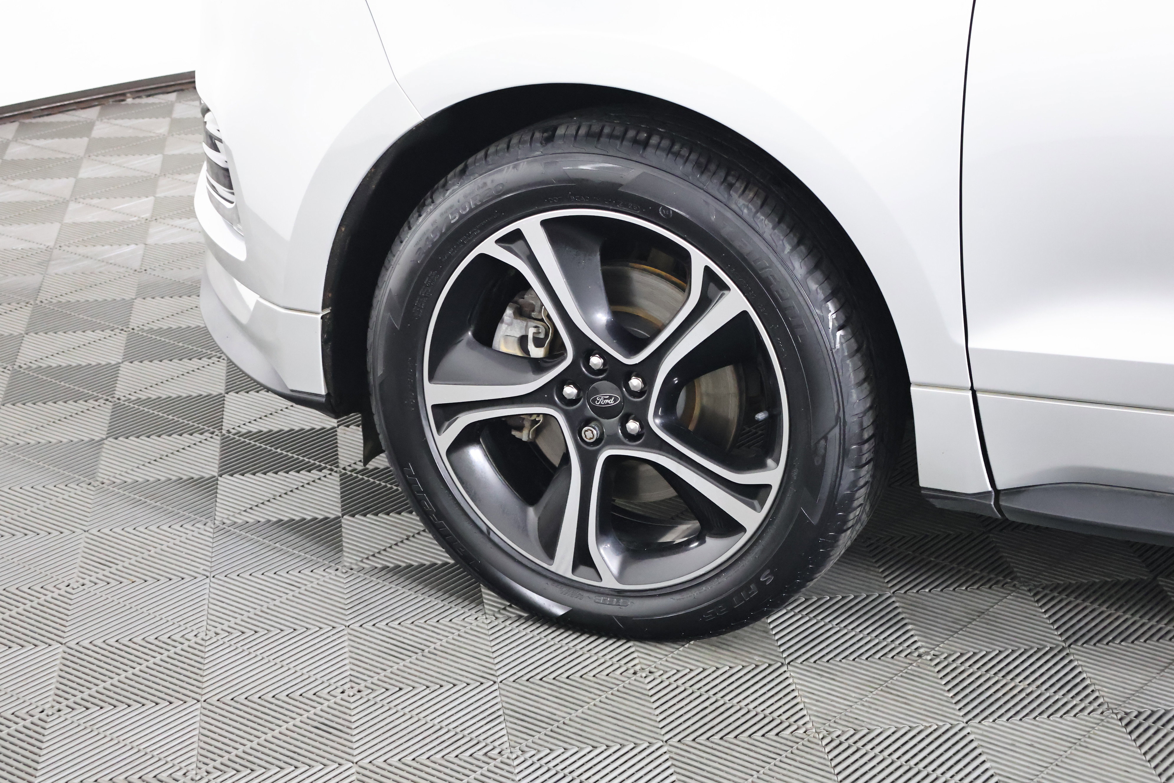 Used 2019 Ford Edge ST w/ Convenience Package image 54