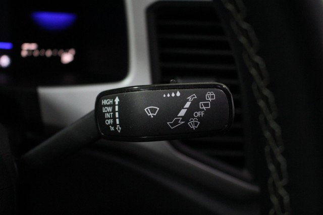 Used 2022 Volkswagen Atlas Cross Sport SE image 15