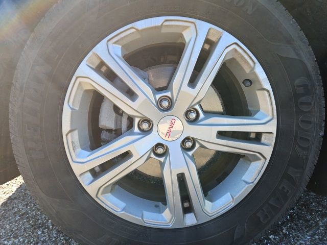 Used 2020 GMC Terrain SLE AWD/4WD image 17