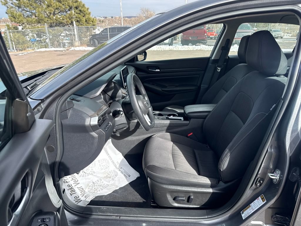 Used 2024 Nissan Altima 2.5 SV image 11