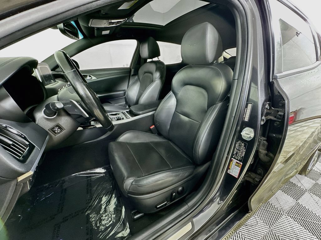 Used 2020 Kia Stinger GT1 RWD image 25