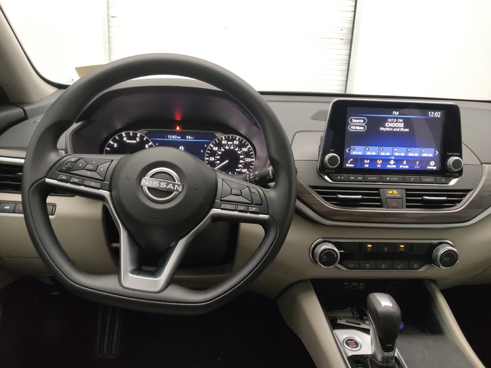 Used 2025 Nissan Altima 2.5 SV image 22