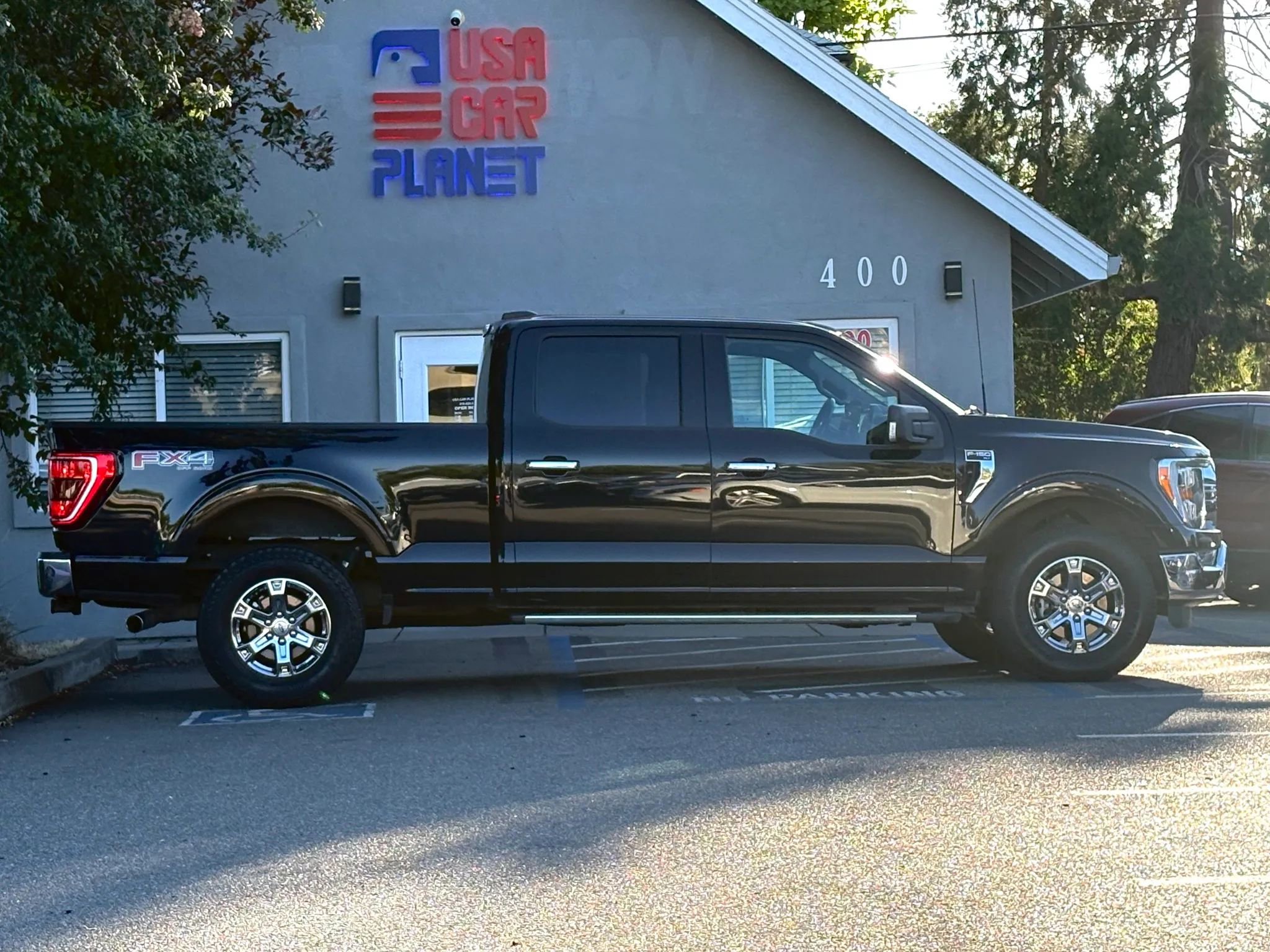 Used 2022 Ford F150 XLT w/ Equipment Group 302A High AWD/4WD image 4