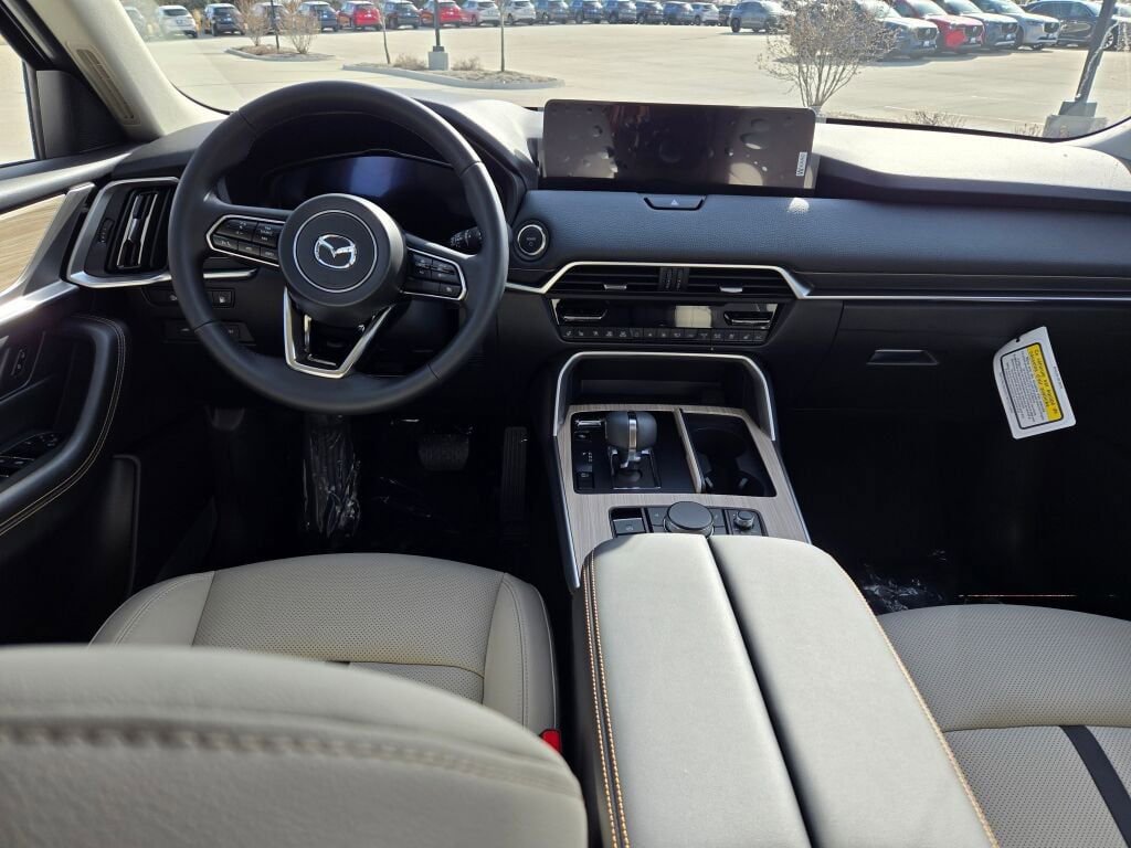 New 2026 MAZDA CX-90 Plug-In Hybrid w/ Preferred AWD/4WD image 17