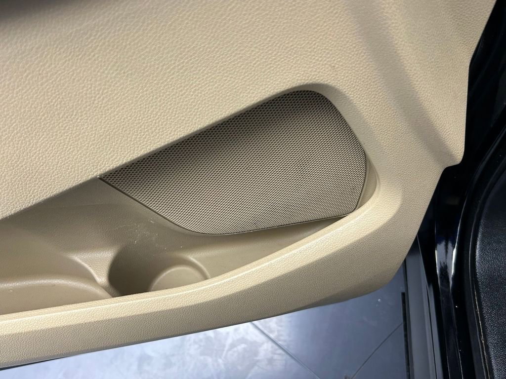 Used 2017 Ford Explorer Limited image 13