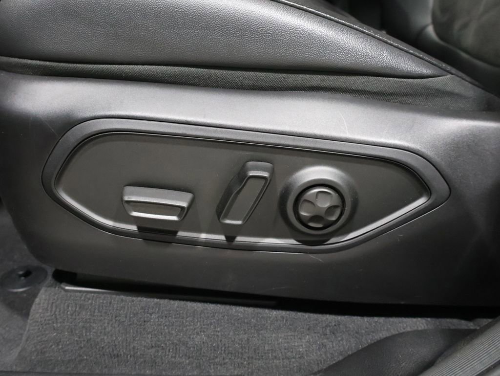 Used 2024 Jeep Grand Cherokee L Altitude image 11