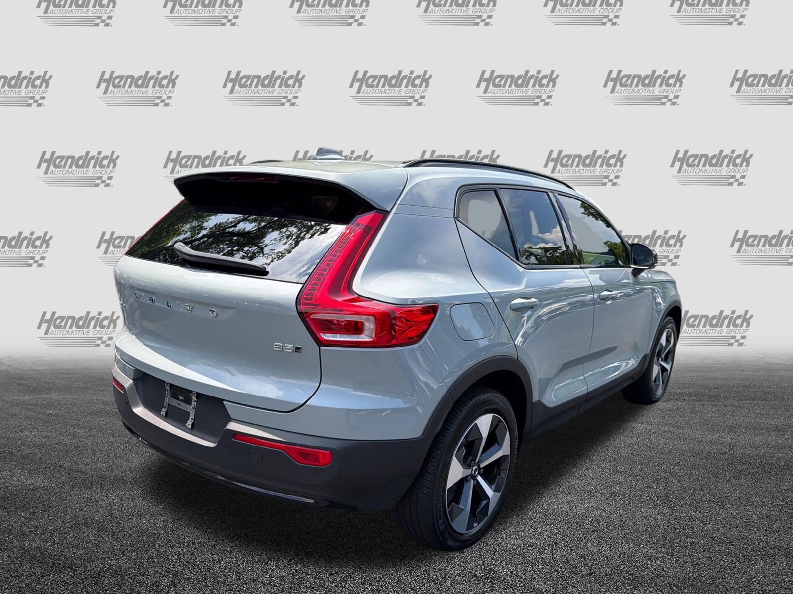 Certified 2024 Volvo XC40 B5 Plus AWD/4WD image 10