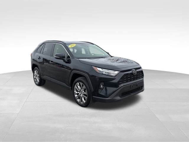 Used 2023 Toyota RAV4 XLE Premium image 8