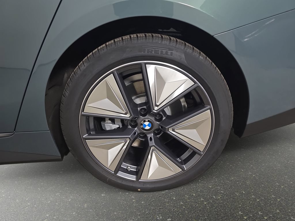New 2026 BMW i4 xDrive40i w/ Premium Package AWD/4WD image 34