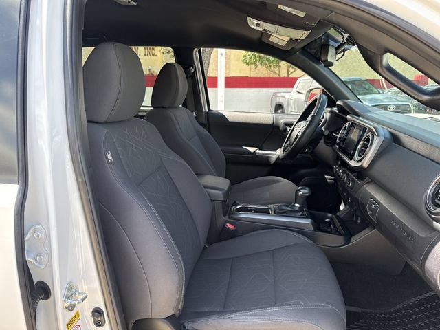 Used 2017 Toyota Tacoma TRD Sport w/ Tow Package (A/T) AWD/4WD image 28