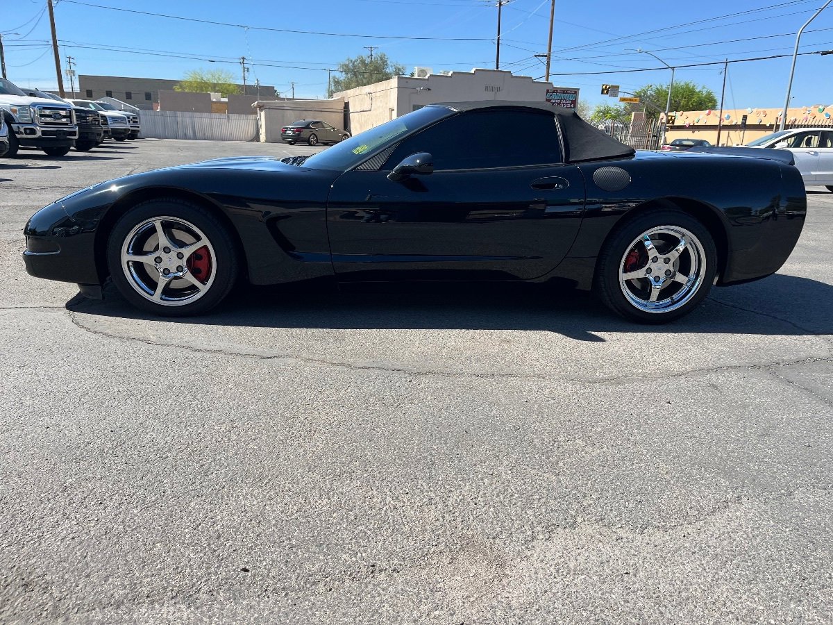 Used 2002 Chevrolet Corvette Convertible w/ Preferred Equipment Group2 RWD image 9