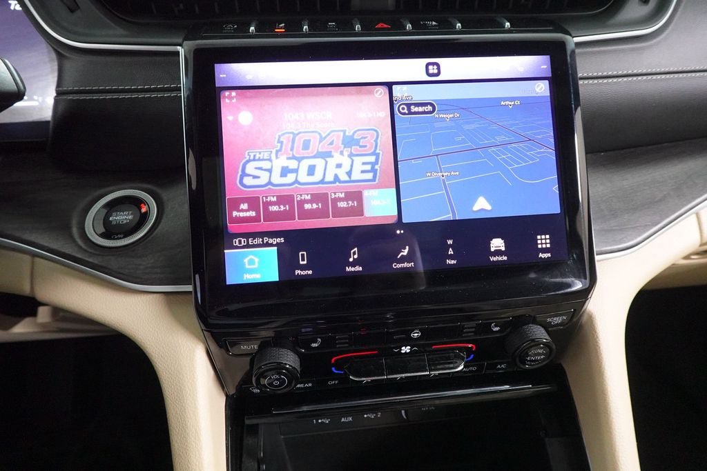 Used 2023 Jeep Grand Cherokee L Limited AWD/4WD image 15
