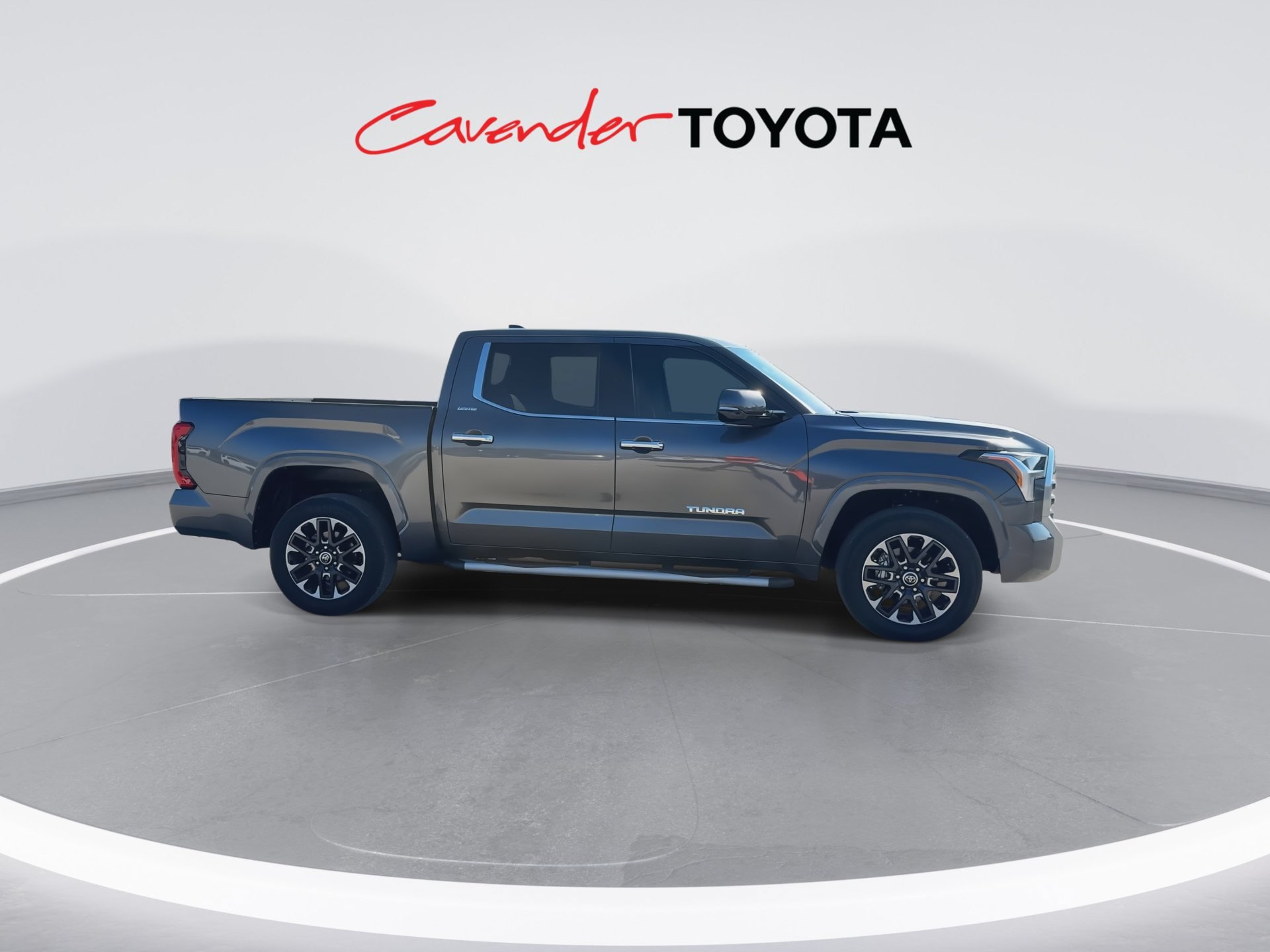Used 2023 Toyota Tundra Limited w/ Power Package AWD/4WD image 9