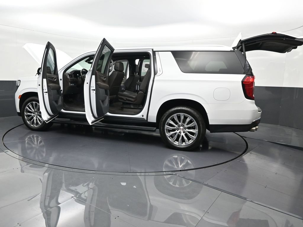 Used 2022 GMC Yukon XL Denali w/ Denali Premium Package image 36