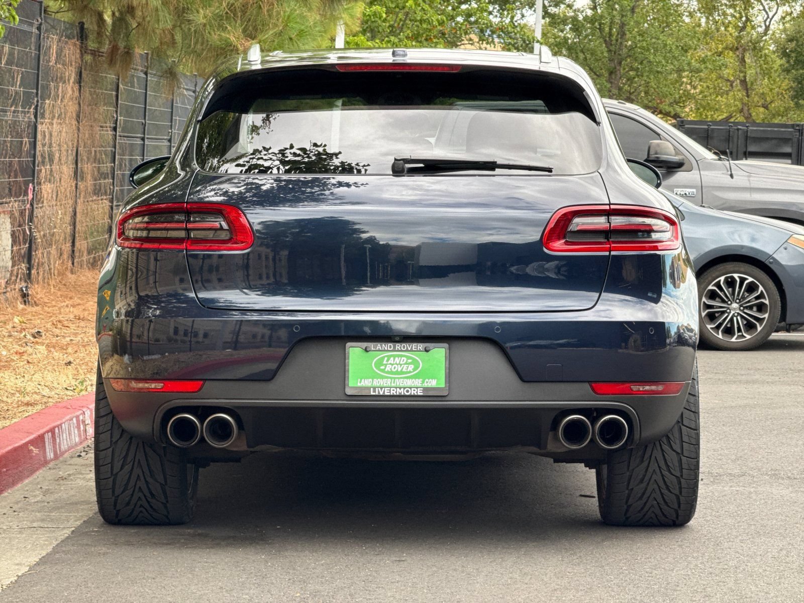 Used 2017 Porsche Macan S AWD/4WD image 5