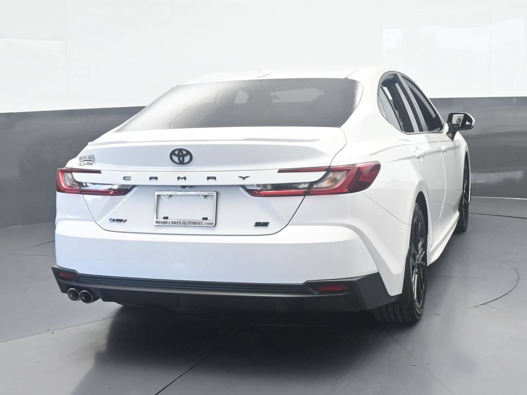 Used 2026 Toyota Camry SE FWD image 5