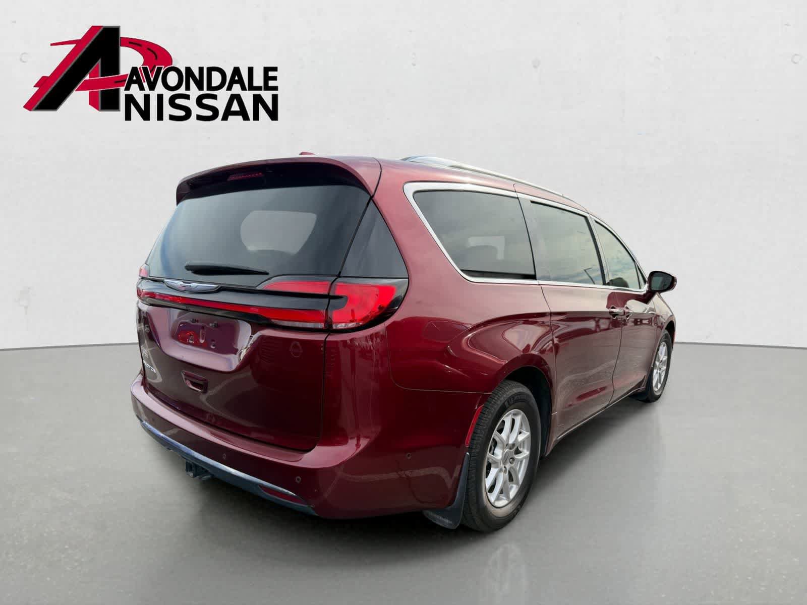 Used 2021 Chrysler Pacifica Touring-L w/ Premium & Safety Sphere Group FWD image 4