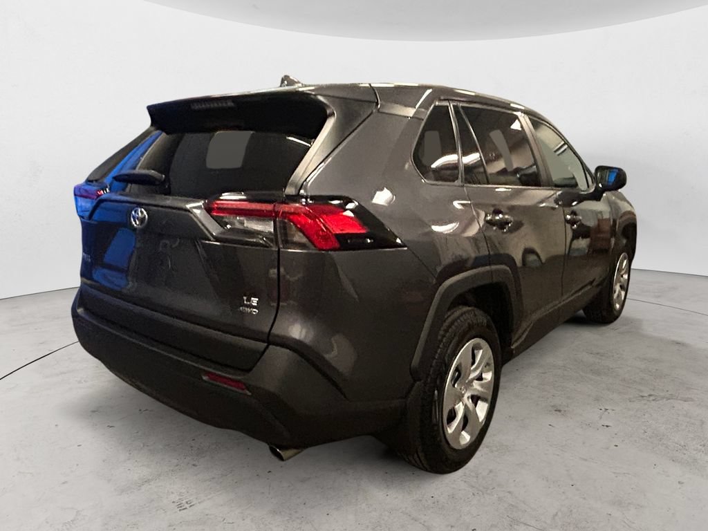 Used 2022 Toyota RAV4 LE AWD/4WD image 5