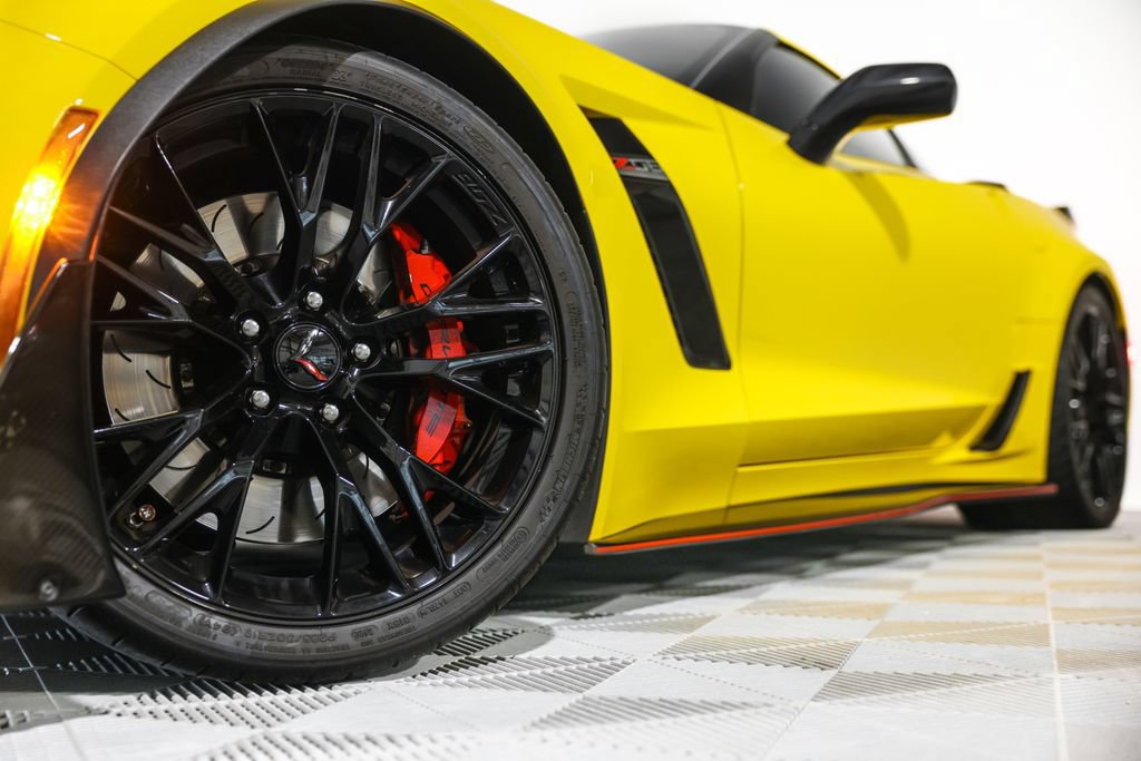Used 2016 Chevrolet Corvette Z06 w/ 3LZ Preferred Equipment Group RWD image 14