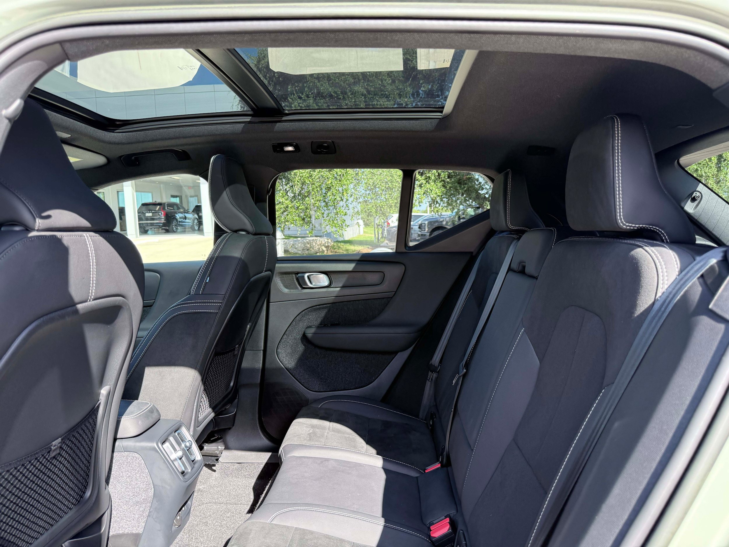Certified 2023 Volvo XC40 Recharge Ultimate AWD/4WD image 15