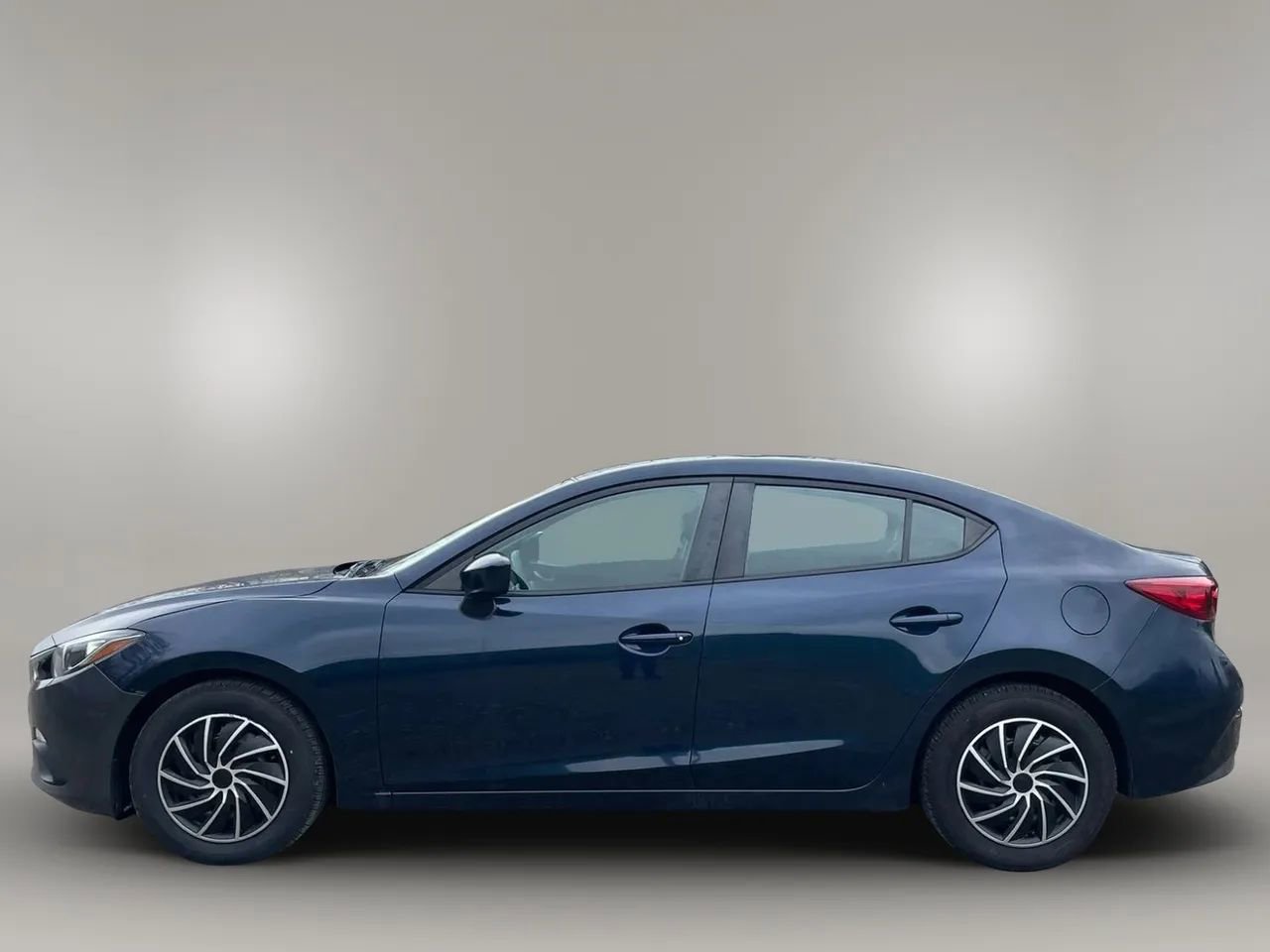 Used 2015 MAZDA MAZDA3 i Sport FWD image 2