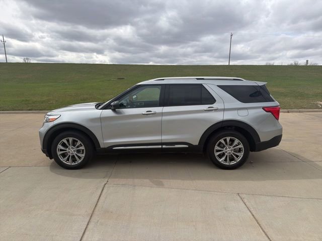 Used 2024 Ford Explorer Limited AWD/4WD image 6