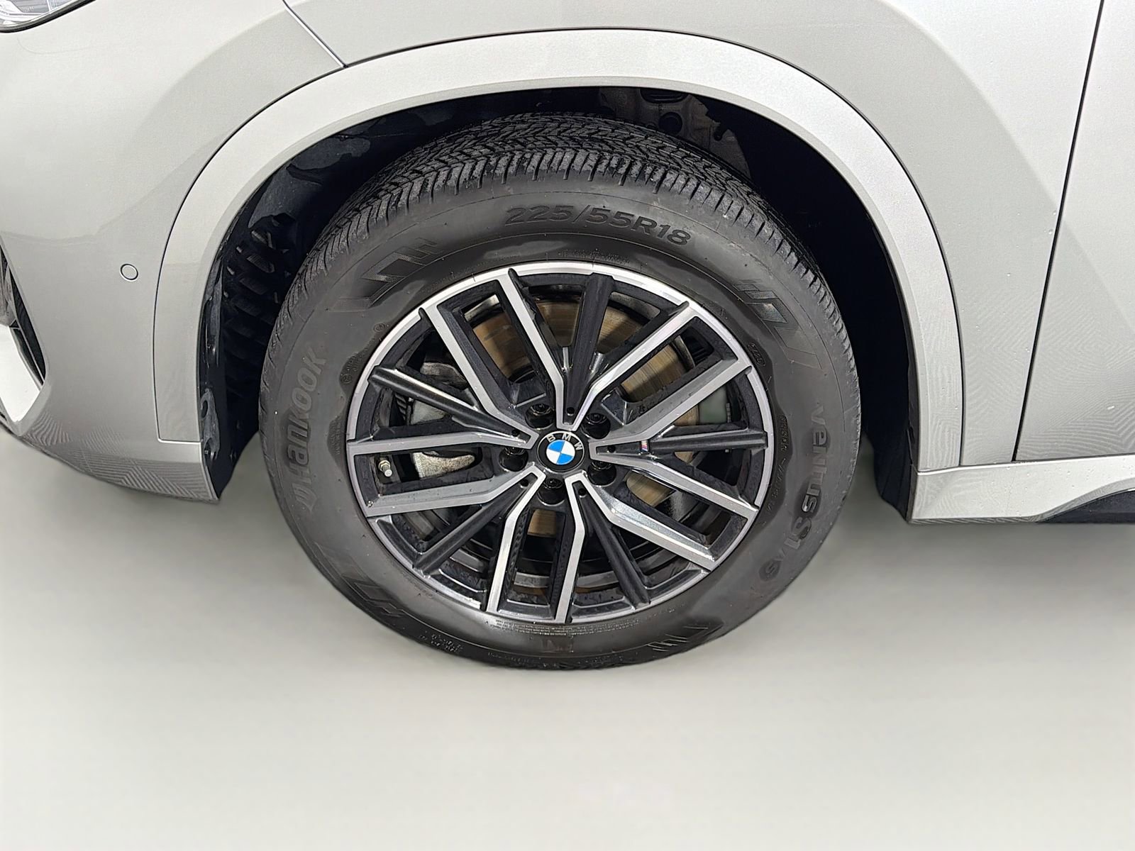 Used 2026 BMW X1 xDrive28i w/ M Sport Package AWD/4WD image 32