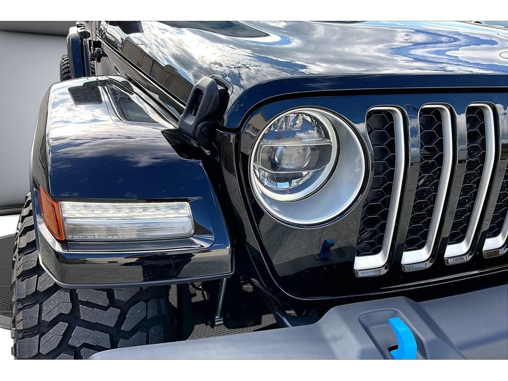 Used 2022 Jeep Wrangler Unlimited Sahara w/ Cold Weather Group AWD/4WD image 53