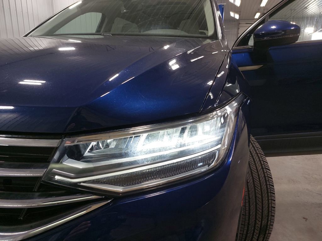 Used 2022 Volkswagen Tiguan SE image 33