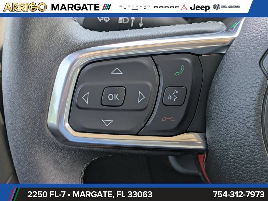 Used 2025 Jeep Wrangler Unlimited Sahara AWD/4WD image 26