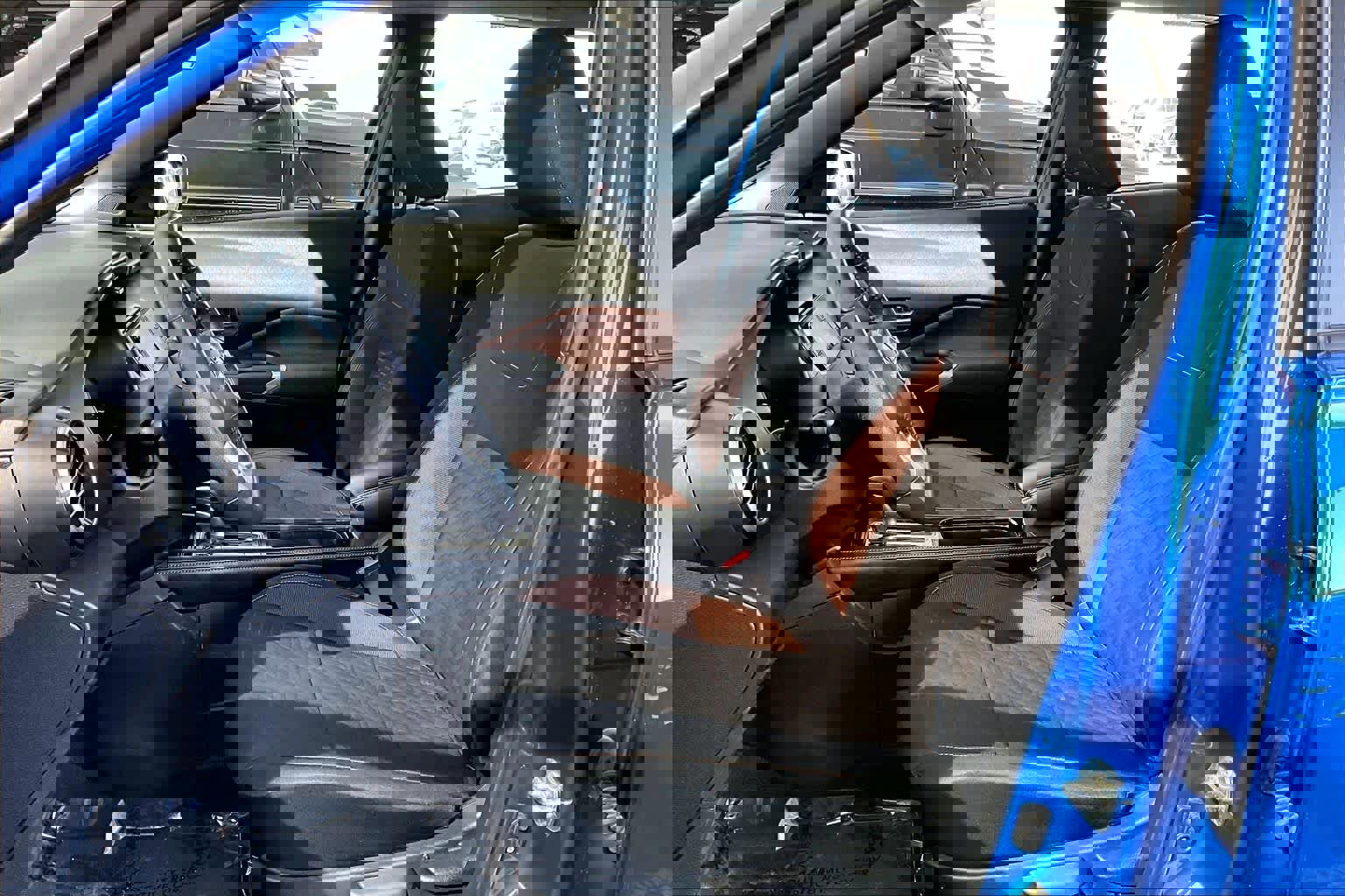 Used 2023 Nissan Kicks SR image 8