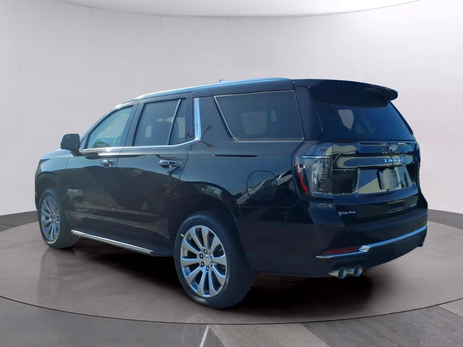 New 2026 Chevrolet Tahoe Premier w/ Sun And Tow Package AWD/4WD image 3