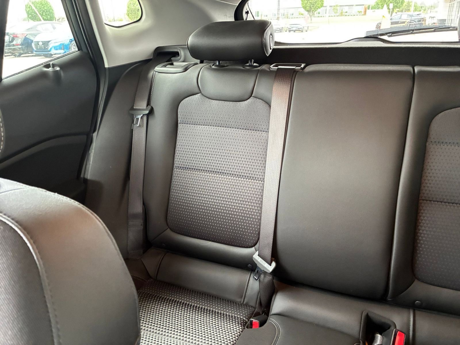 Used 2025 Chevrolet Trax LT w/ LT Convenience Package FWD image 38