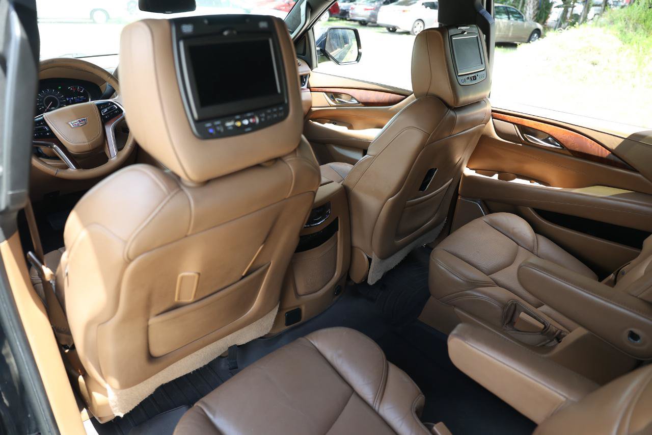 Used 2017 Cadillac Escalade ESV Platinum RWD image 10