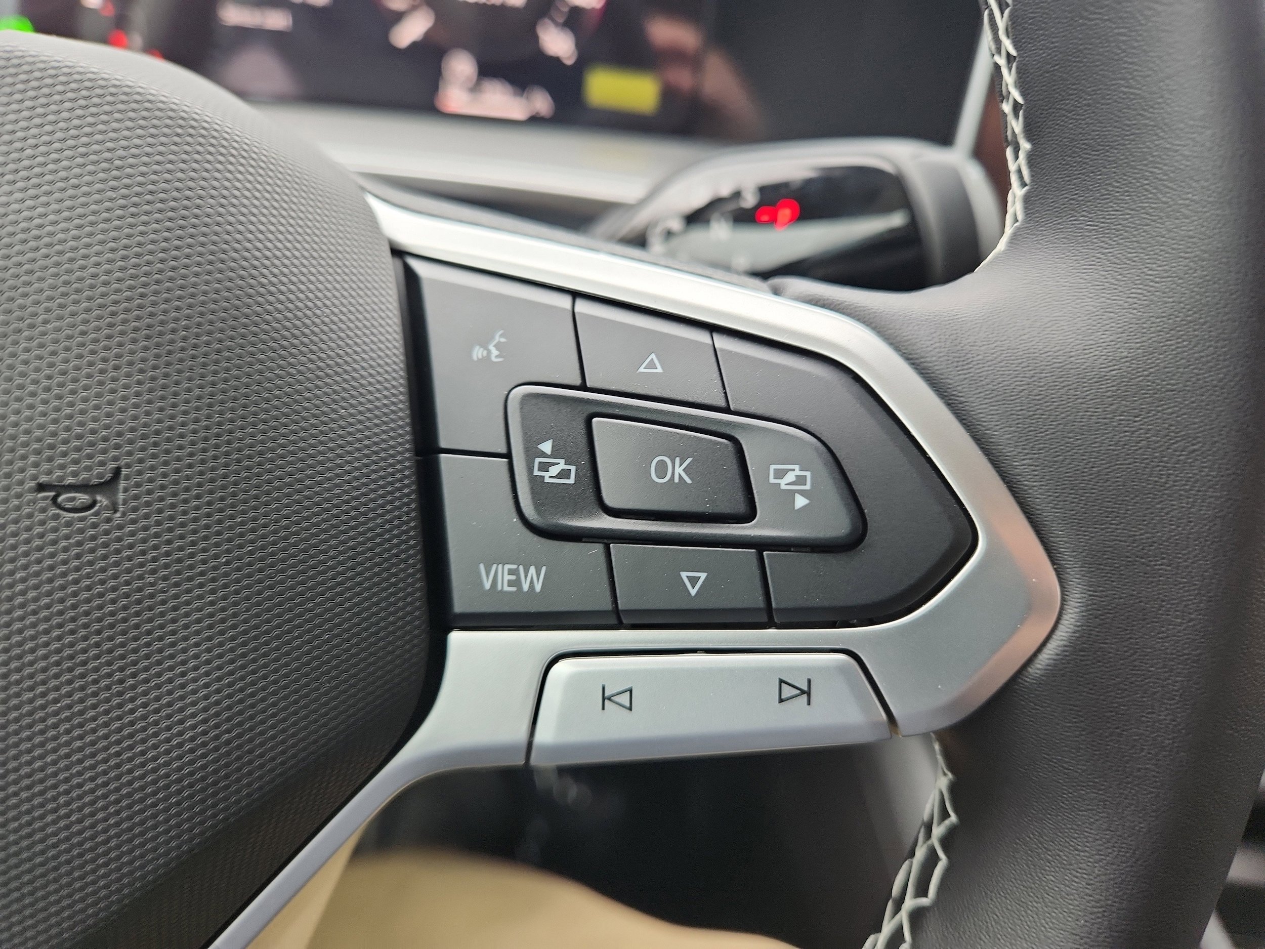 New 2026 Volkswagen Tiguan SE AWD/4WD image 18