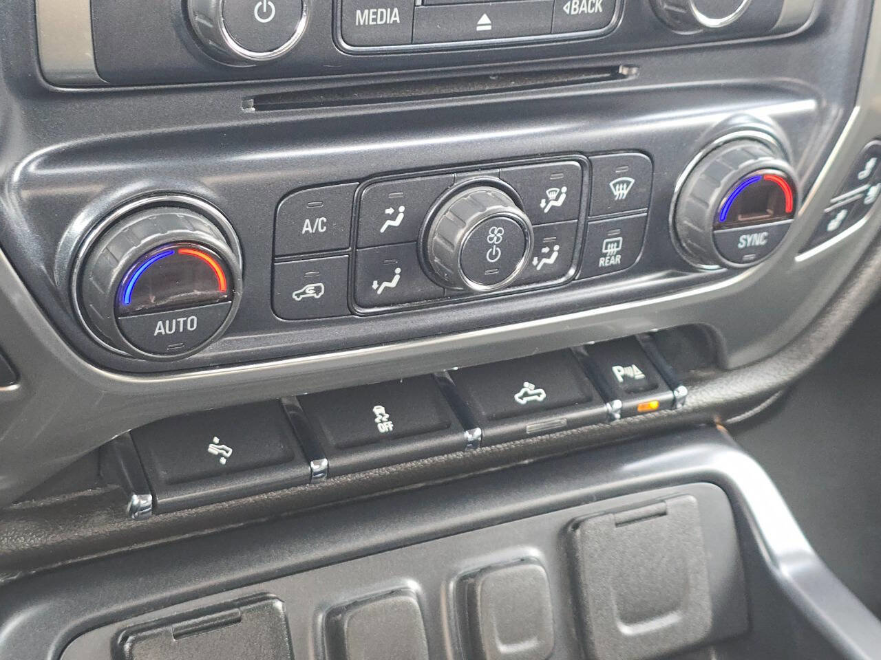 Used 2018 Chevrolet Silverado 1500 LTZ w/ Sport Package image 34